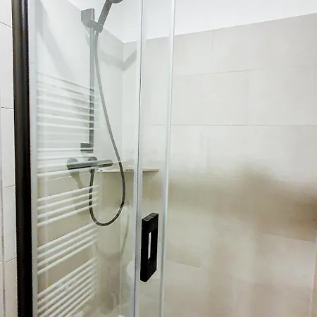 아파트 Hochwertige Mit Sonnenterrasse & Gartenblick, Nur Wenige Gehminuten Zum 샬베우츠