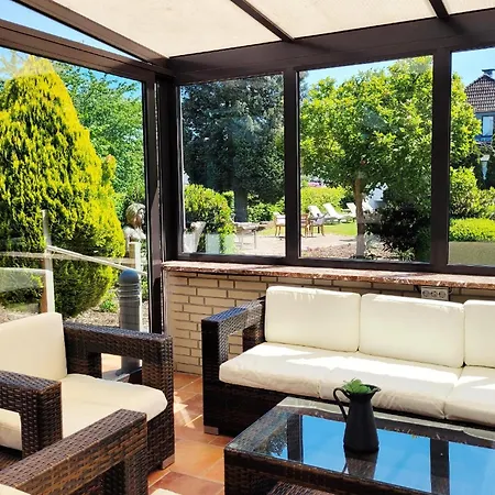 Hochwertige Mit Sonnenterrasse & Gartenblick, Nur Wenige Gehminuten Zum * 샬베우츠