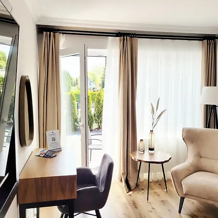 Hochwertige Mit Sonnenterrasse & Gartenblick, Nur Wenige Gehminuten Zum 샬베우츠