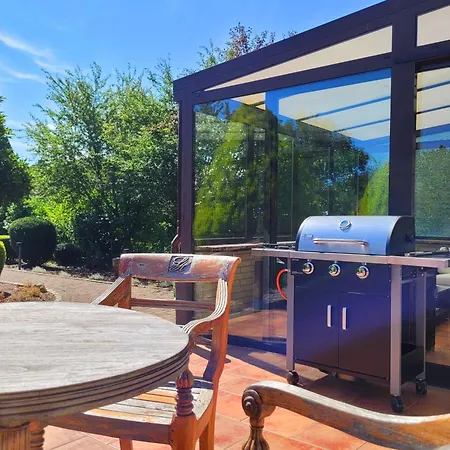 Hochwertige Mit Sonnenterrasse & Gartenblick, Nur Wenige Gehminuten Zum Apartmán Scharbeutz
